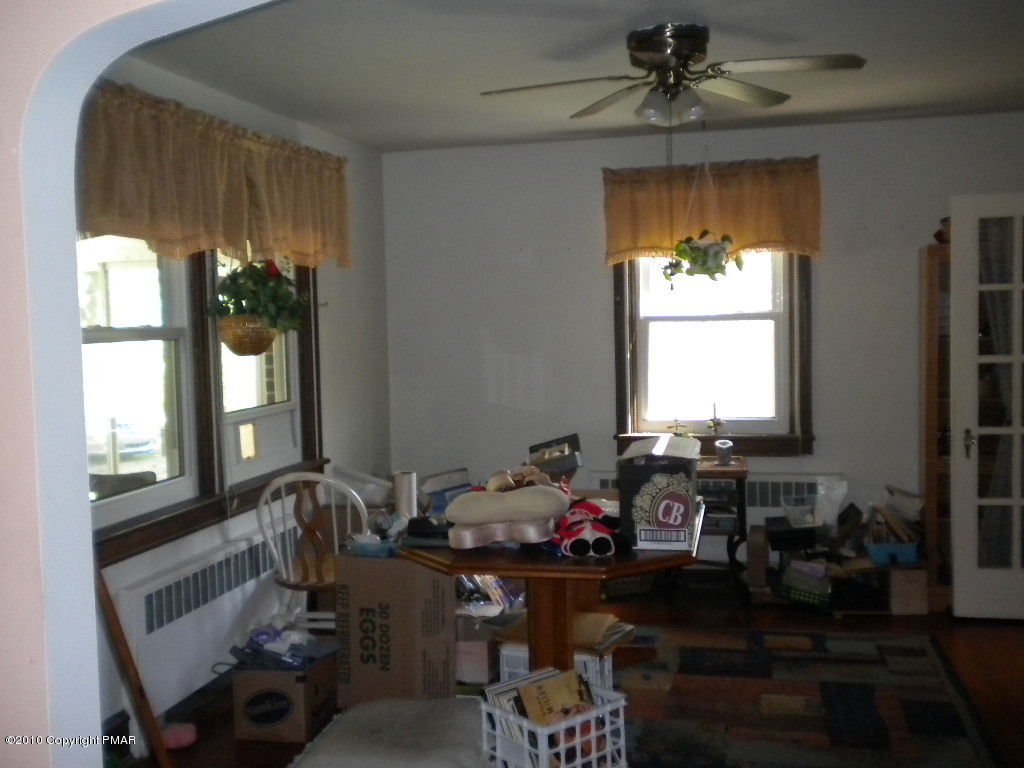 7860 Interchange Road Lehighton, PA 18235 - Photo 2 of 13 DINING AREA