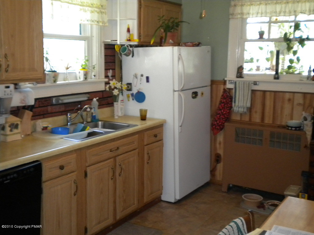 7860 Interchange Road Lehighton, PA 18235 - Photo 4 of 13 KITCHEN