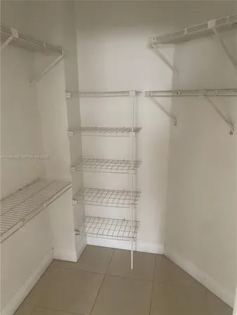 $2,250 | 8290 Lake Drive, Unit 513, Doral, FL 33166