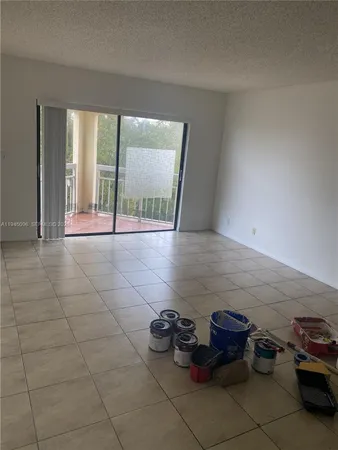 $2,250 | 8290 Lake Drive, Unit 513, Doral, FL 33166