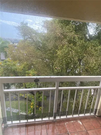 $2,250 | 8290 Lake Drive, Unit 513, Doral, FL 33166