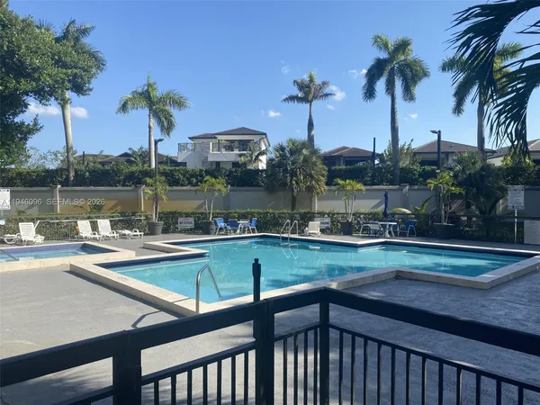 $2,250 | 8290 Lake Drive, Unit 513, Doral, FL 33166