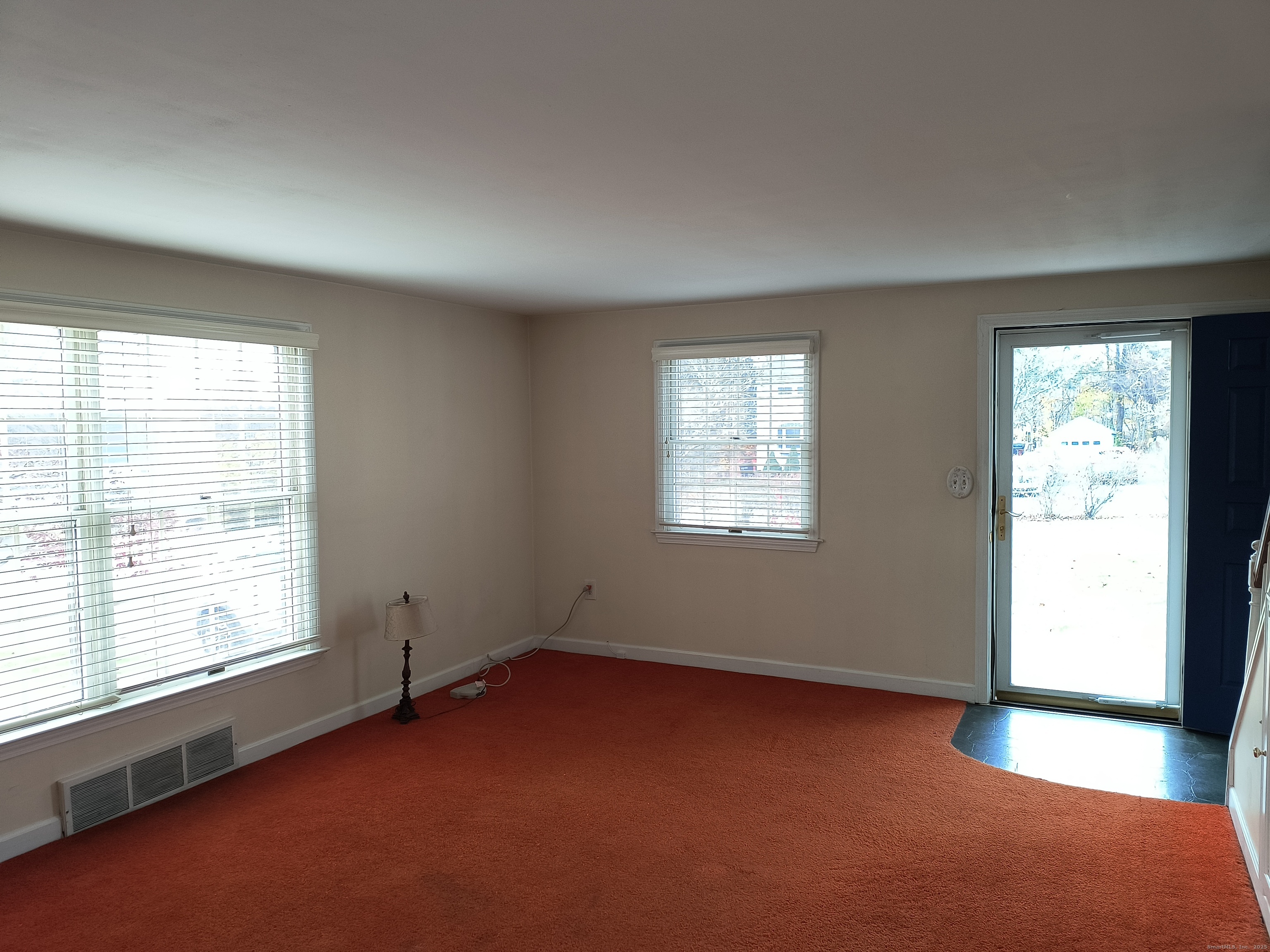 28 McLaughlin Terrace Derby, CT 06418 - Photo 7 of 37 an empty room with windows