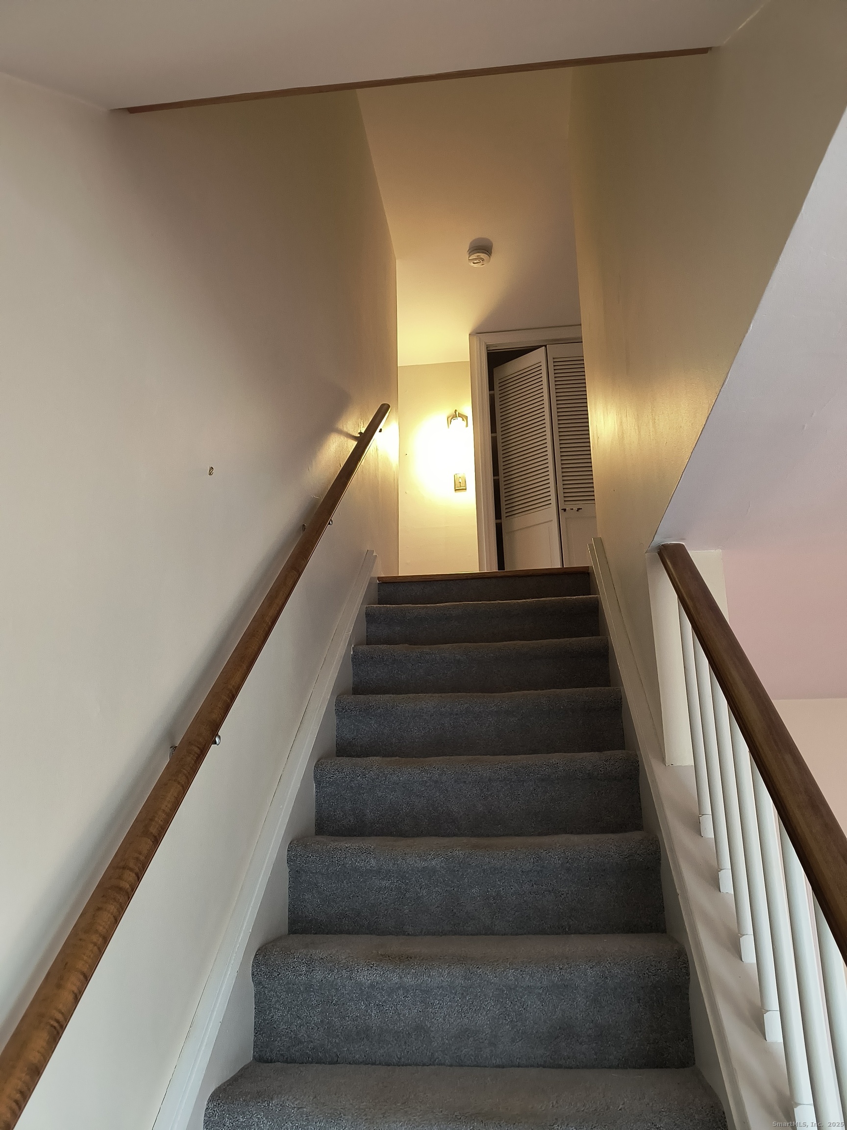 28 McLaughlin Terrace Derby, CT 06418 - Photo 9 of 37 a view of entryway