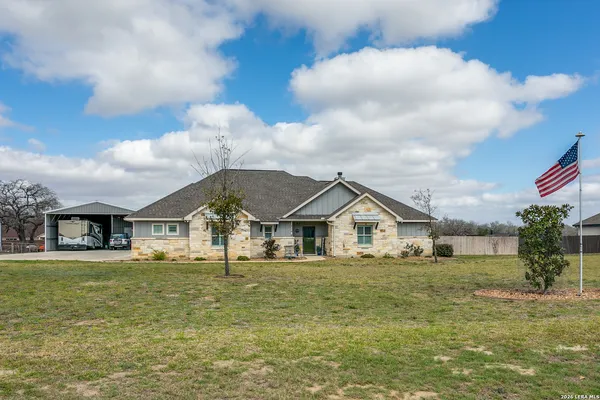 $649,900 | 220 Cibolo Ridge, La Vernia, TX 78121