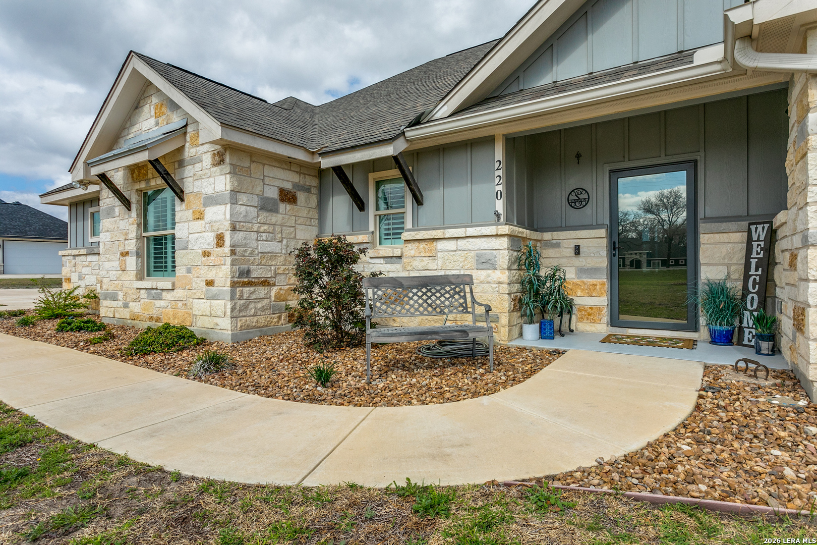 220 Cibolo Ridge La Vernia, TX 78121 - Photo 3 of 40