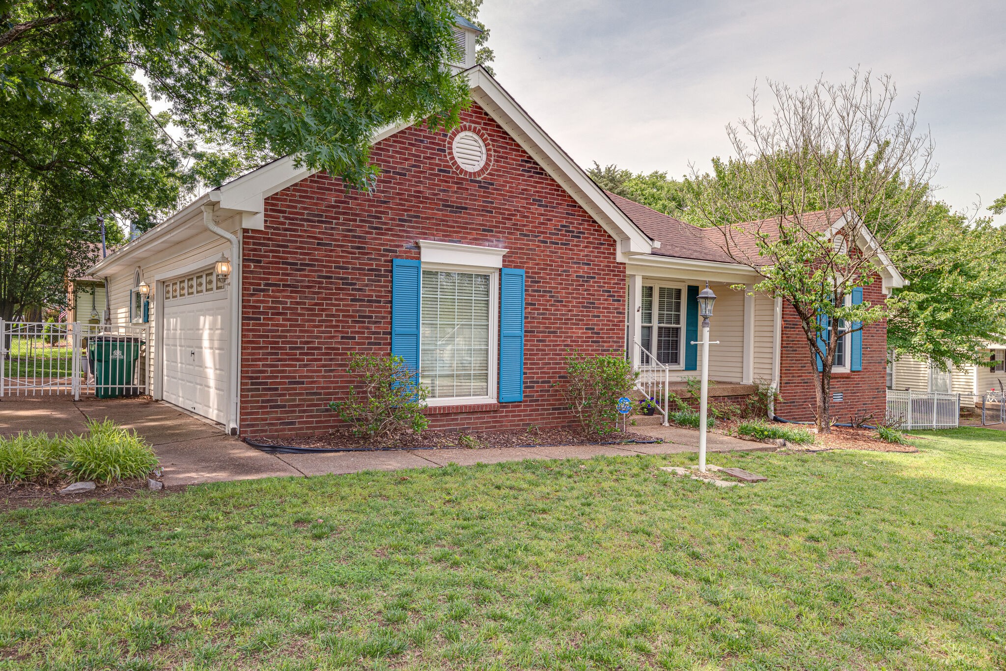 385 Cedarcliff Road Antioch, TN 37013 - Photo 2 of 29 a front view of a house with a yard