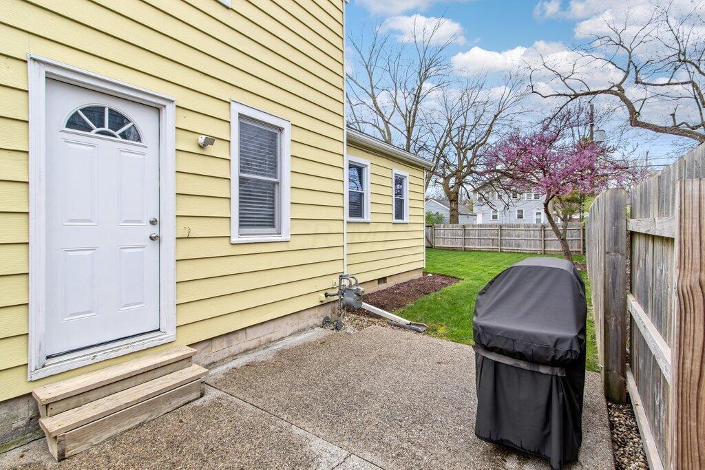 307 Demorest Road Columbus, OH 43204 - Photo 25 of 28 Patio off the Living Room