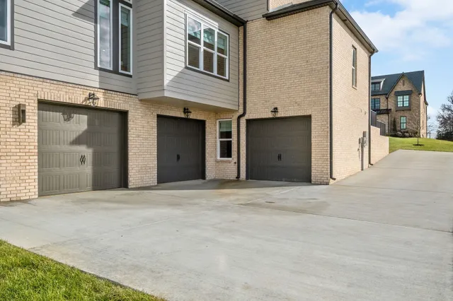 $1,699,900 | 7004 Lampkins Crossing Drive, College Grove, TN 37046