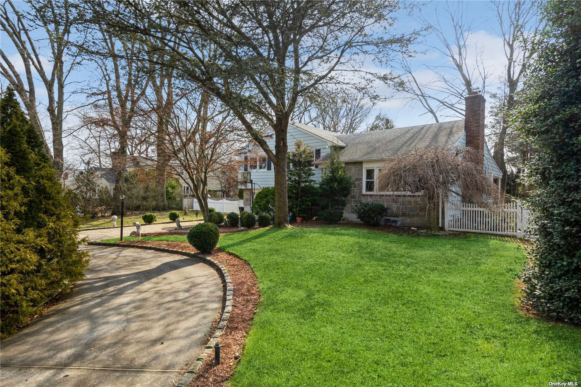 82 East Williston Ave