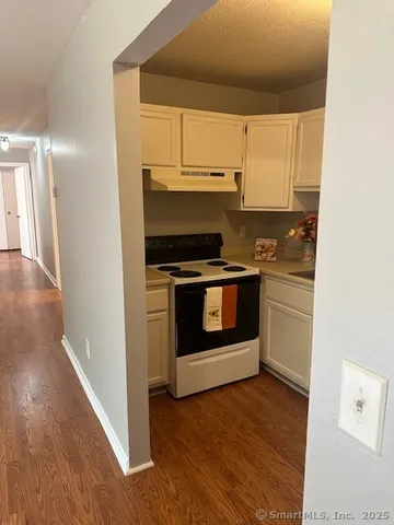 $2,000 | 925 High Path Road, Unit 925, Windsor, CT 06095