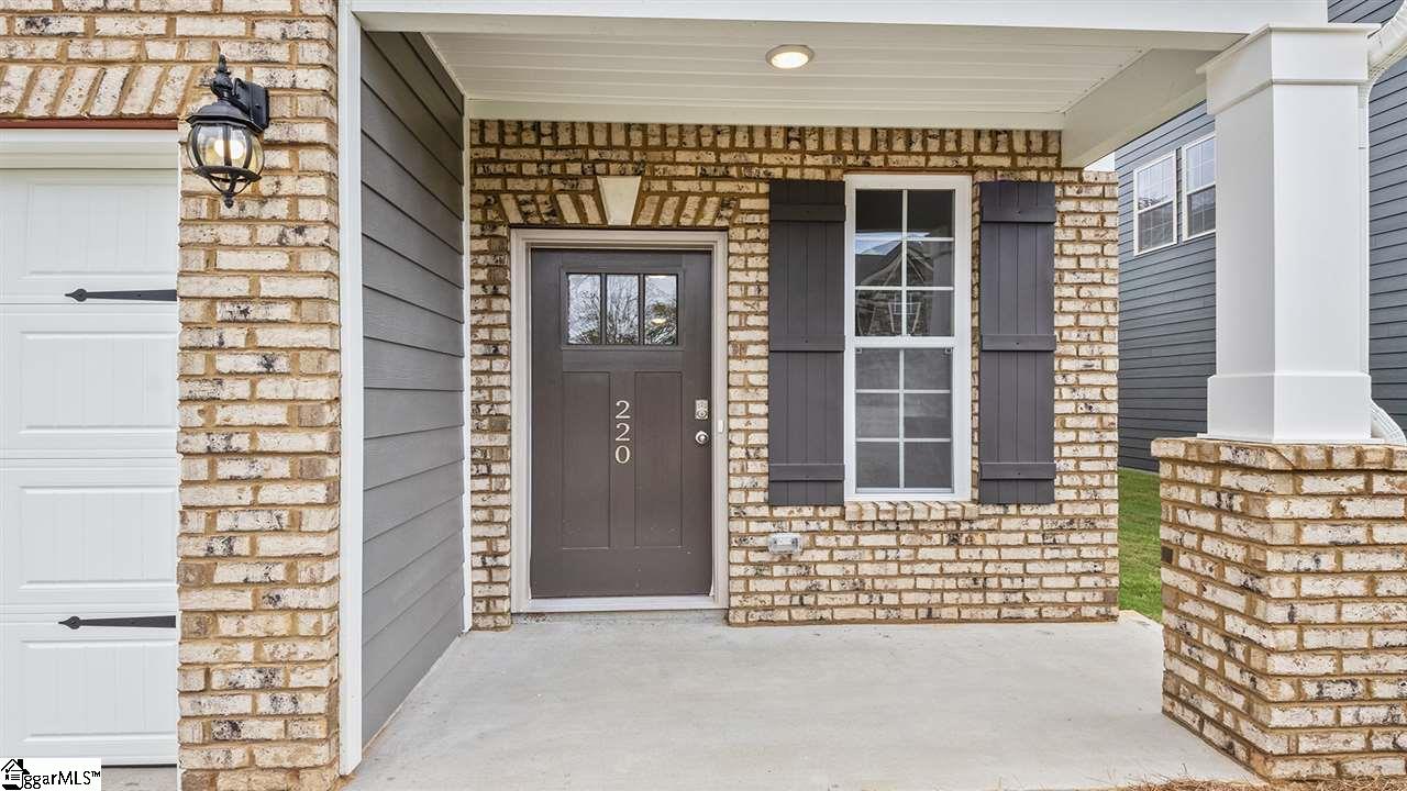 220 Raleighwood Lane Simpsonville, SC 29681 - Photo 3 of 32 Gallery Image 3