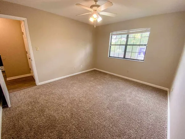 $1,225 | 1104 Greentree Court, Unit E, Tallahassee, FL 32304