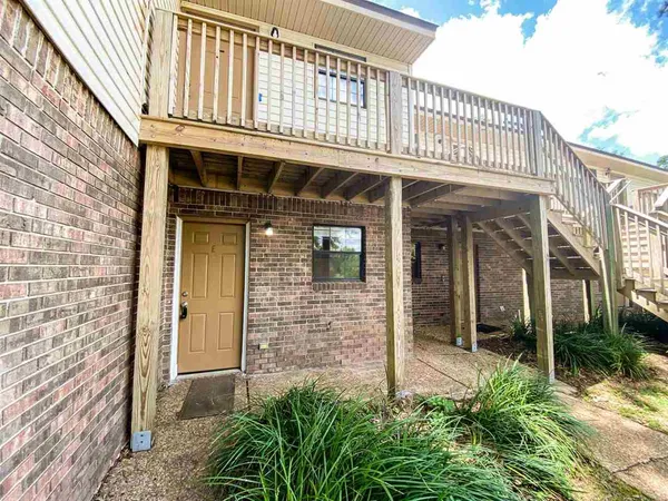 $1,225 | 1104 Greentree Court, Unit E, Tallahassee, FL 32304