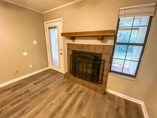 $1,225 | 1104 Greentree Court, Unit E, Tallahassee, FL 32304