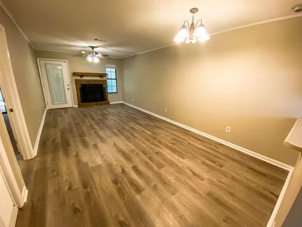 $1,225 | 1104 Greentree Court, Unit E, Tallahassee, FL 32304