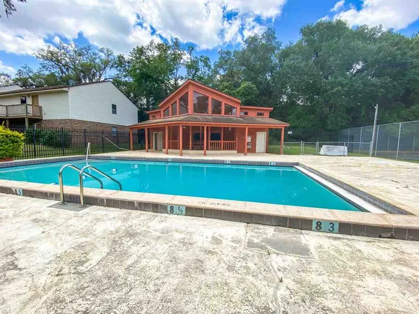 $1,225 | 1104 Greentree Court, Unit E, Tallahassee, FL 32304