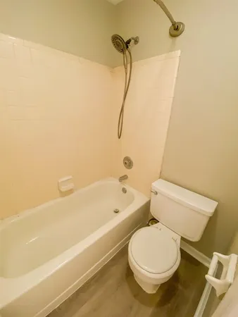 $1,225 | 1104 Greentree Court, Unit E, Tallahassee, FL 32304