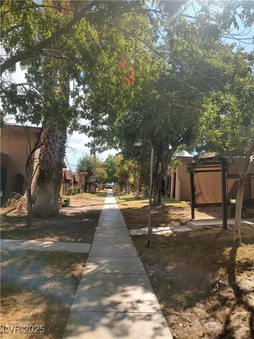 $1,500 | 4614 South Grand Drive, Unit 2, Las Vegas, NV 89169