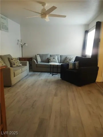 $1,500 | 4614 South Grand Drive, Unit 2, Las Vegas, NV 89169