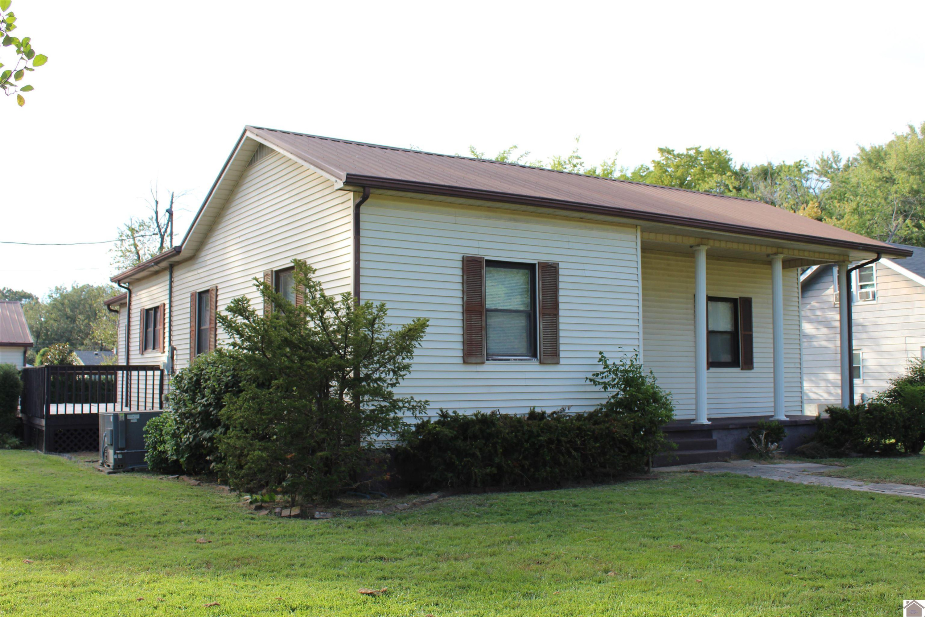 2915 Mayfield Road Paducah, KY 42003 - Photo 2 of 39 Front street