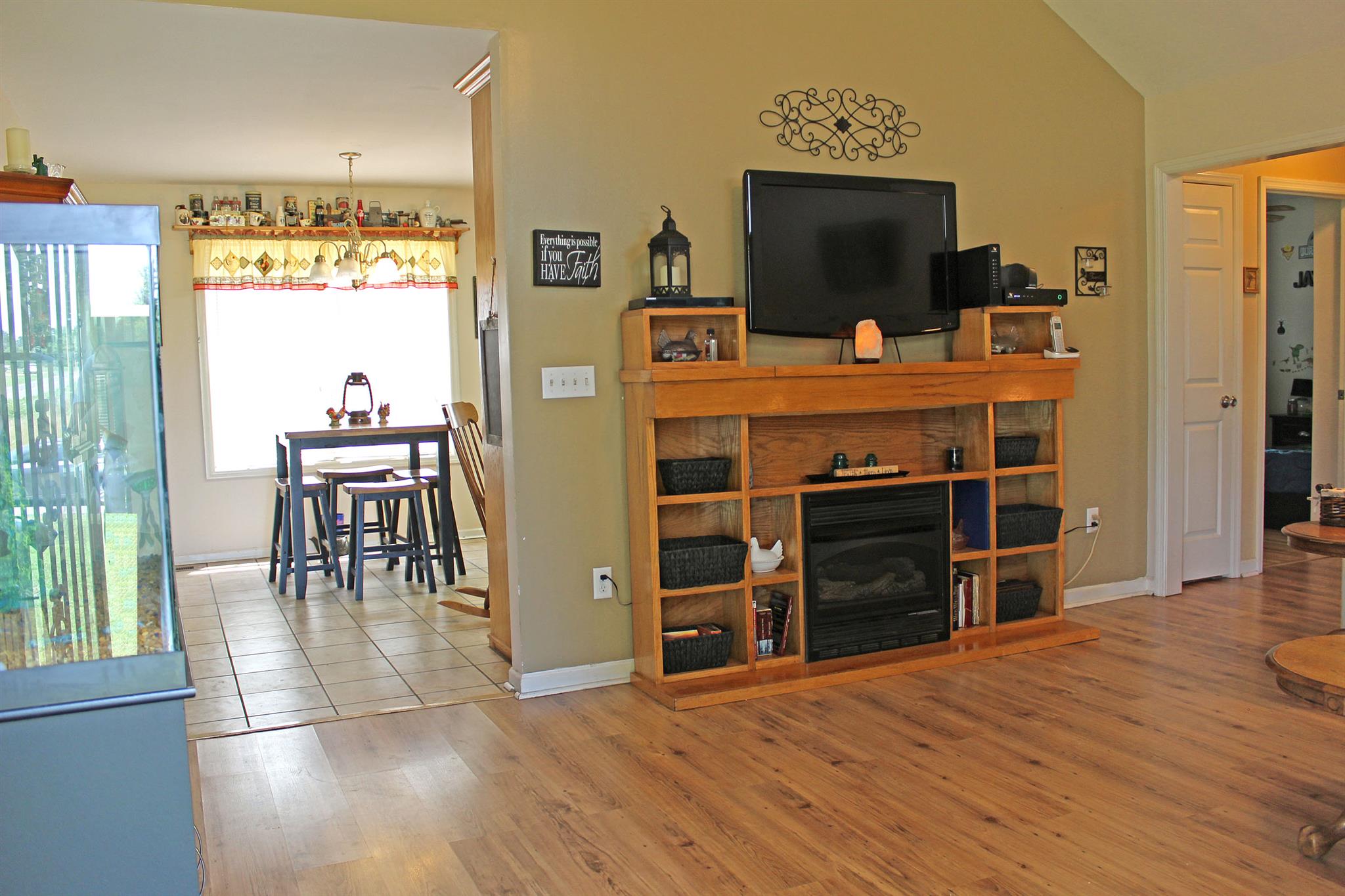 4 Harbin Road Fayetteville, TN 37334 - Photo 13 of 21 Living room is open to eat-in kitchen.