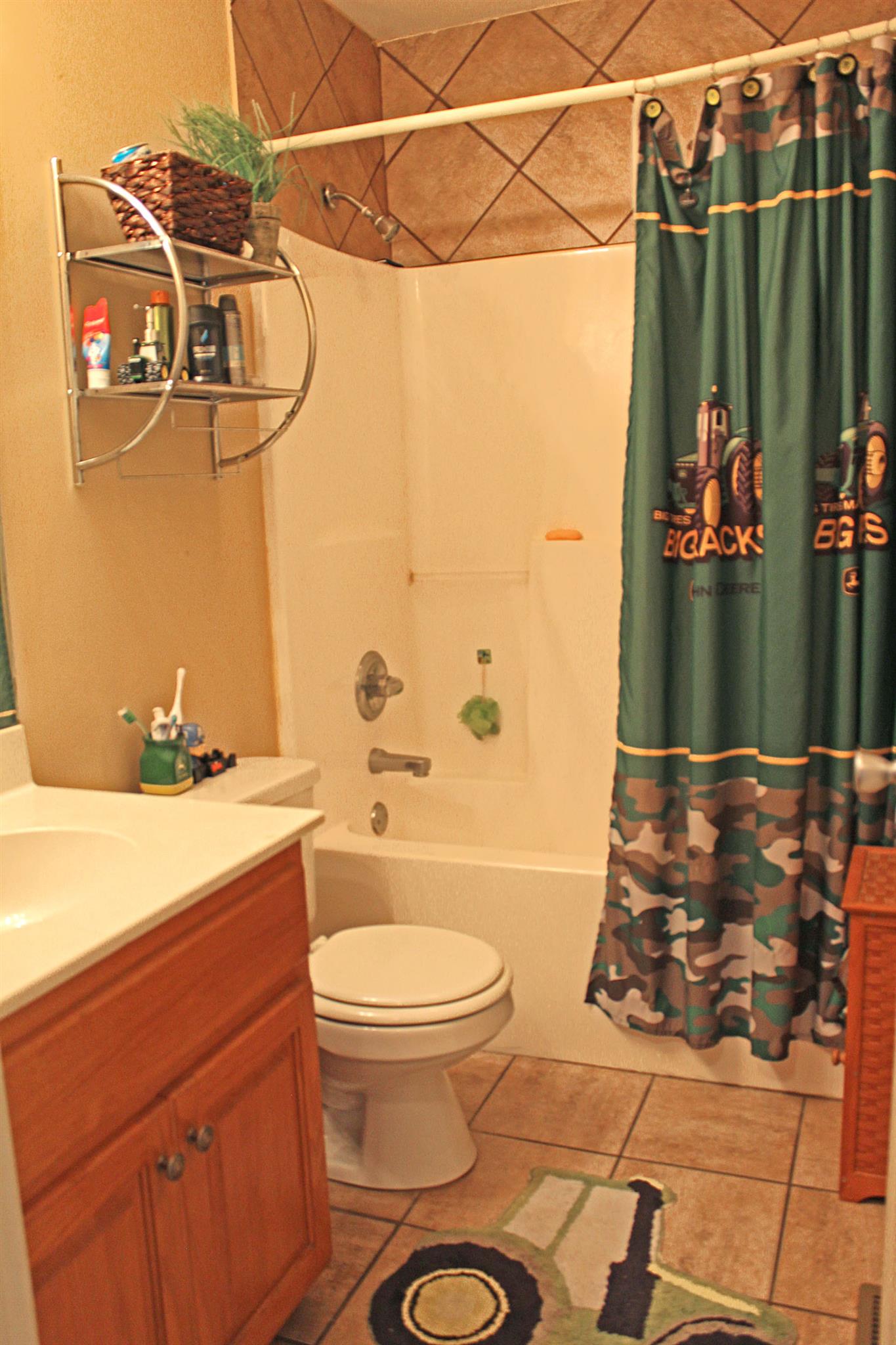 4 Harbin Road Fayetteville, TN 37334 - Photo 21 of 21 Second/Guest bath.