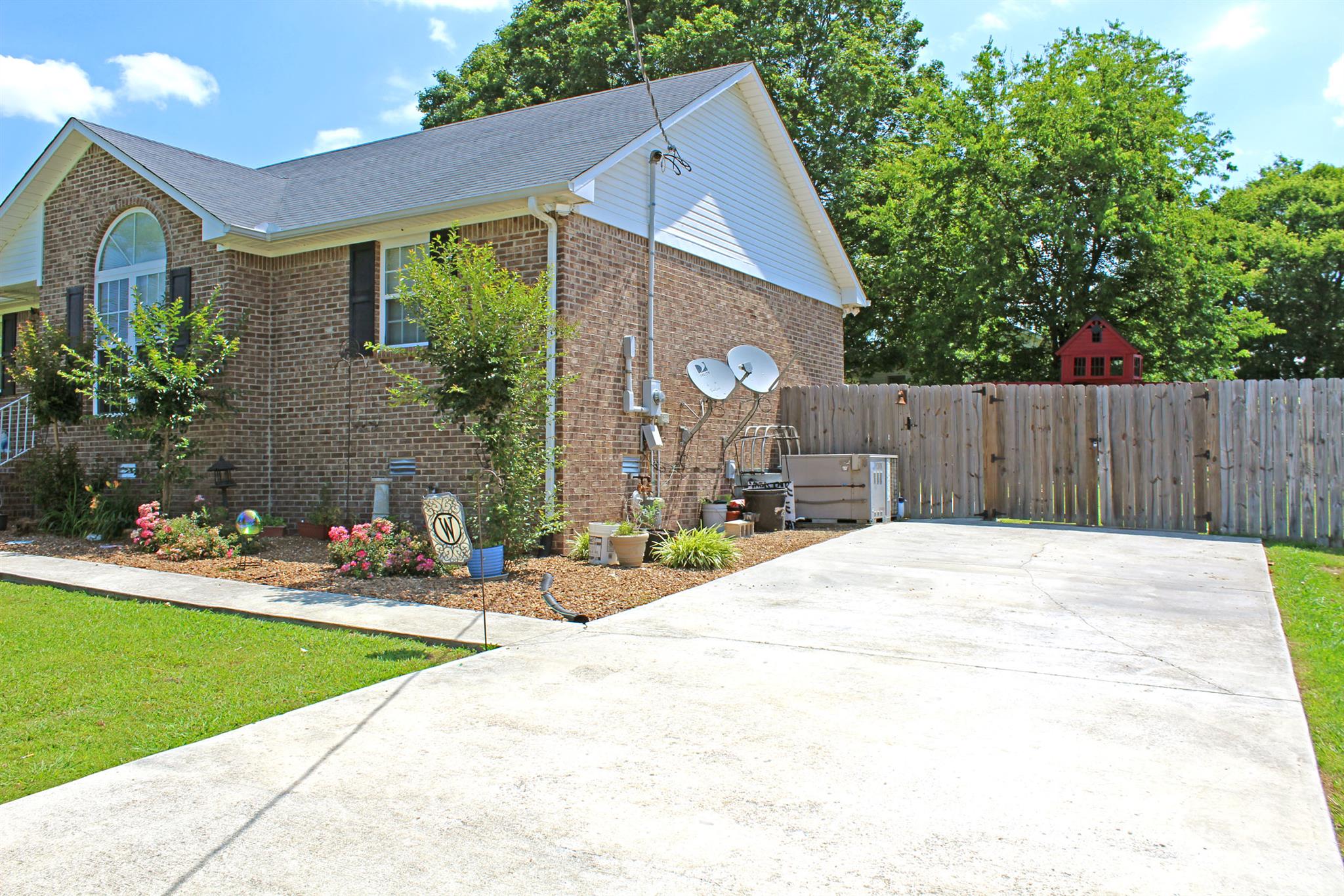 4 Harbin Road Fayetteville, TN 37334 - Photo 4 of 21 Paved driveway!