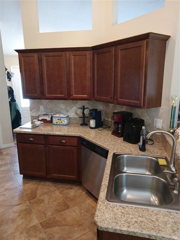 987 Southeast 65th Circle Ocala, FL 34472 - Photo 10 of 27