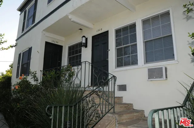 $1,700 | 1301 Devon Avenue, Los Angeles, CA 90024