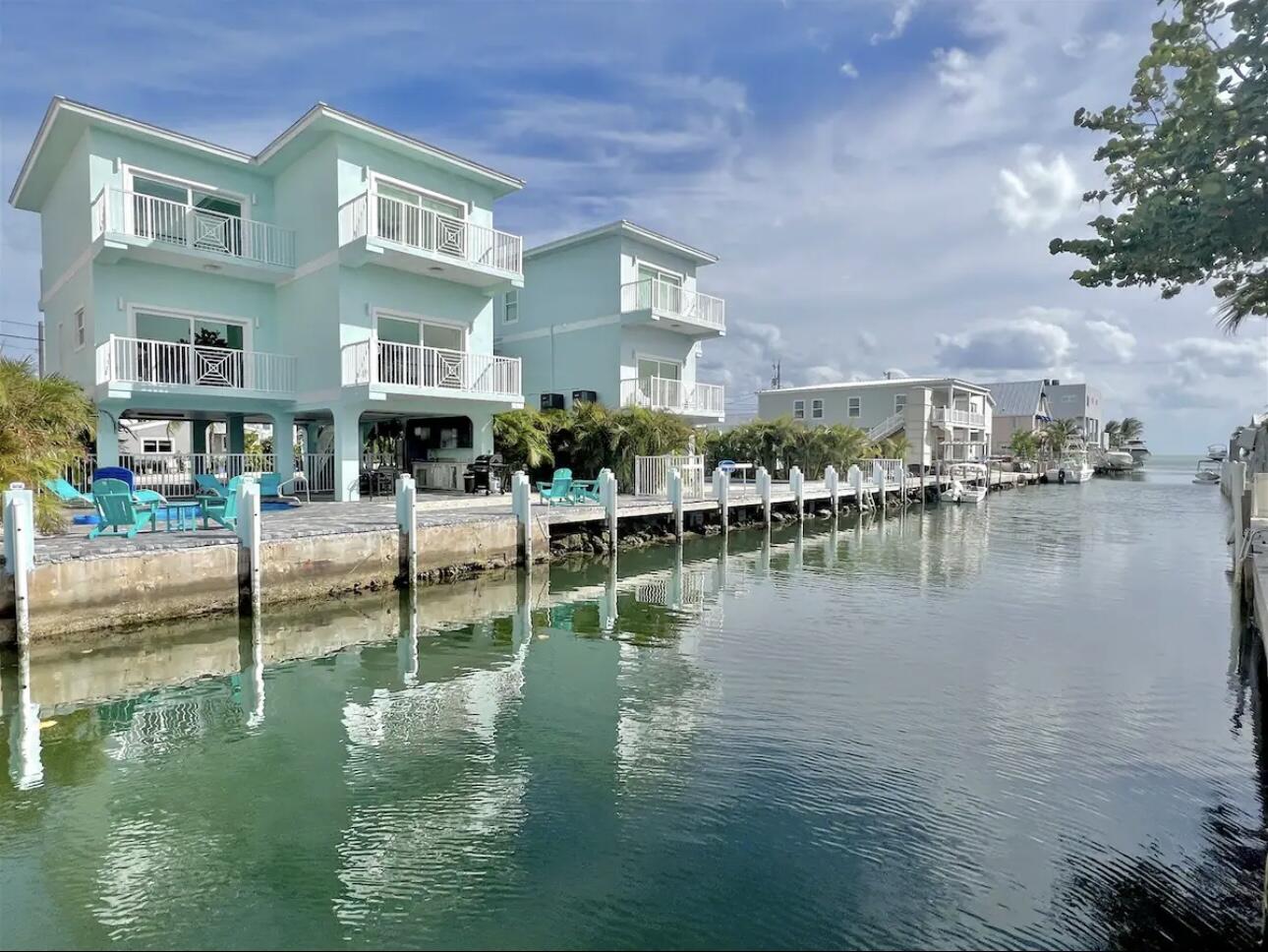 1021 82nd Street Marathon, FL 33050 - Photo 33 of 33 a lake with lots of palm trees