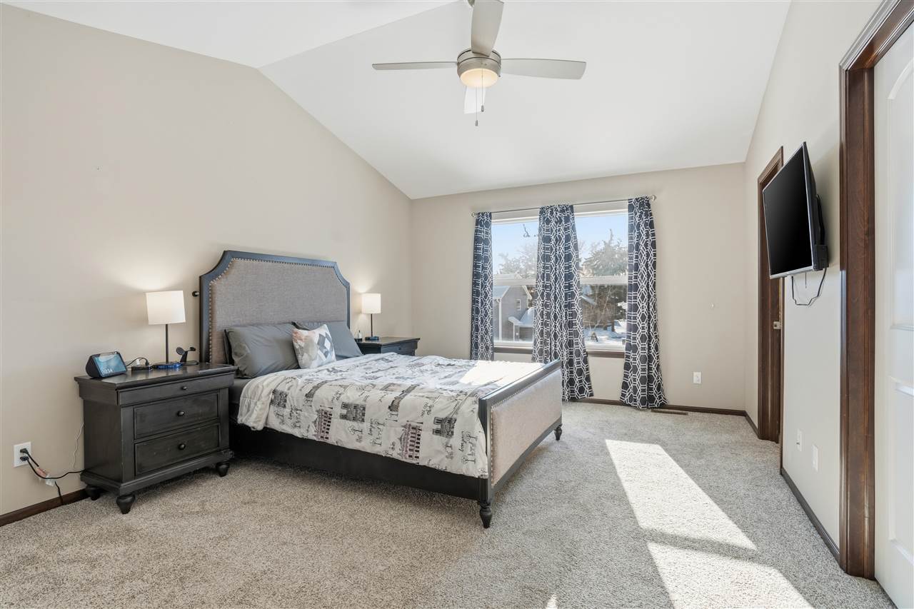 2103 Shady Grove Road Southwest Cedar Rapids, IA 52404 - Photo 11 of 32 Gallery Image 11