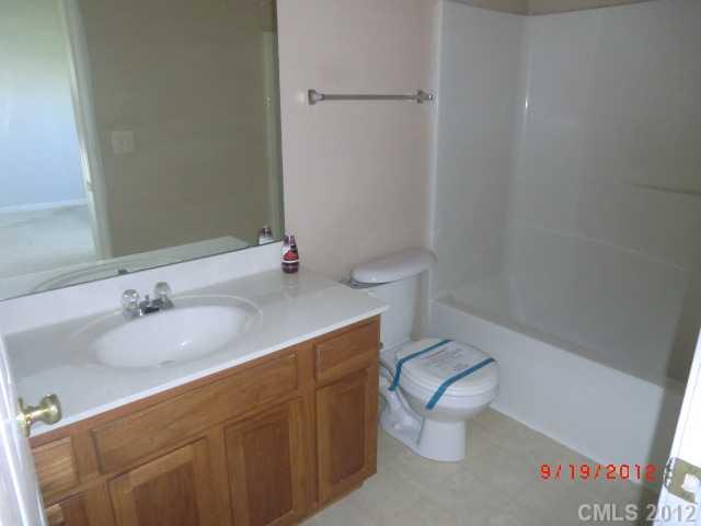3252 Barons Court Road Charlotte, NC 28213 - Photo 11 of 12 Gallery Image 11