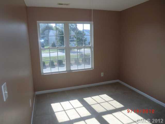 3252 Barons Court Road Charlotte, NC 28213 - Photo 8 of 12 Gallery Image 8