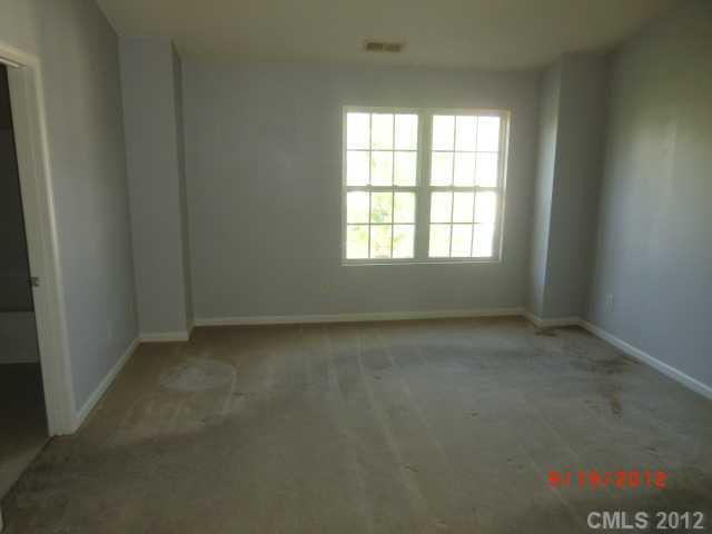 3252 Barons Court Road Charlotte, NC 28213 - Photo 10 of 12 Gallery Image 10