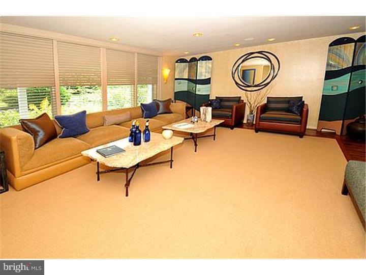 1250 Fleetwood Road Rydal, PA 19046 - Photo 7 of 25 Living Room