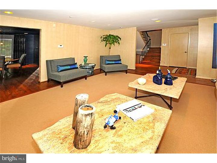 1250 Fleetwood Road Rydal, PA 19046 - Photo 8 of 25 Living Room