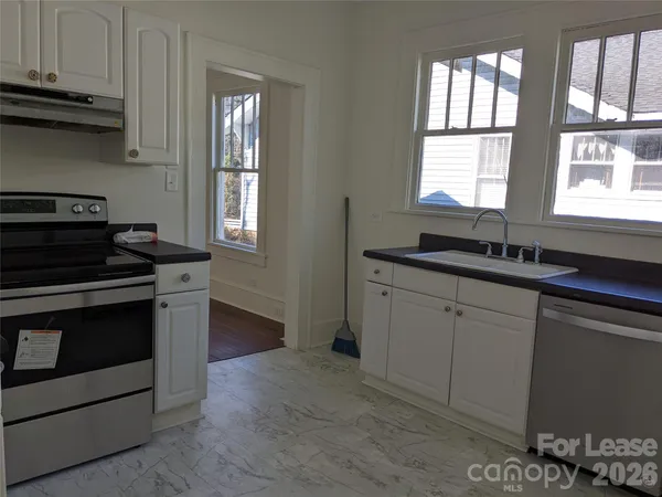 $2,300 | 1324 Thomas Avenue, Charlotte, NC 28205