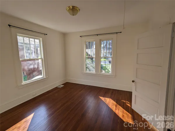$2,300 | 1324 Thomas Avenue, Charlotte, NC 28205