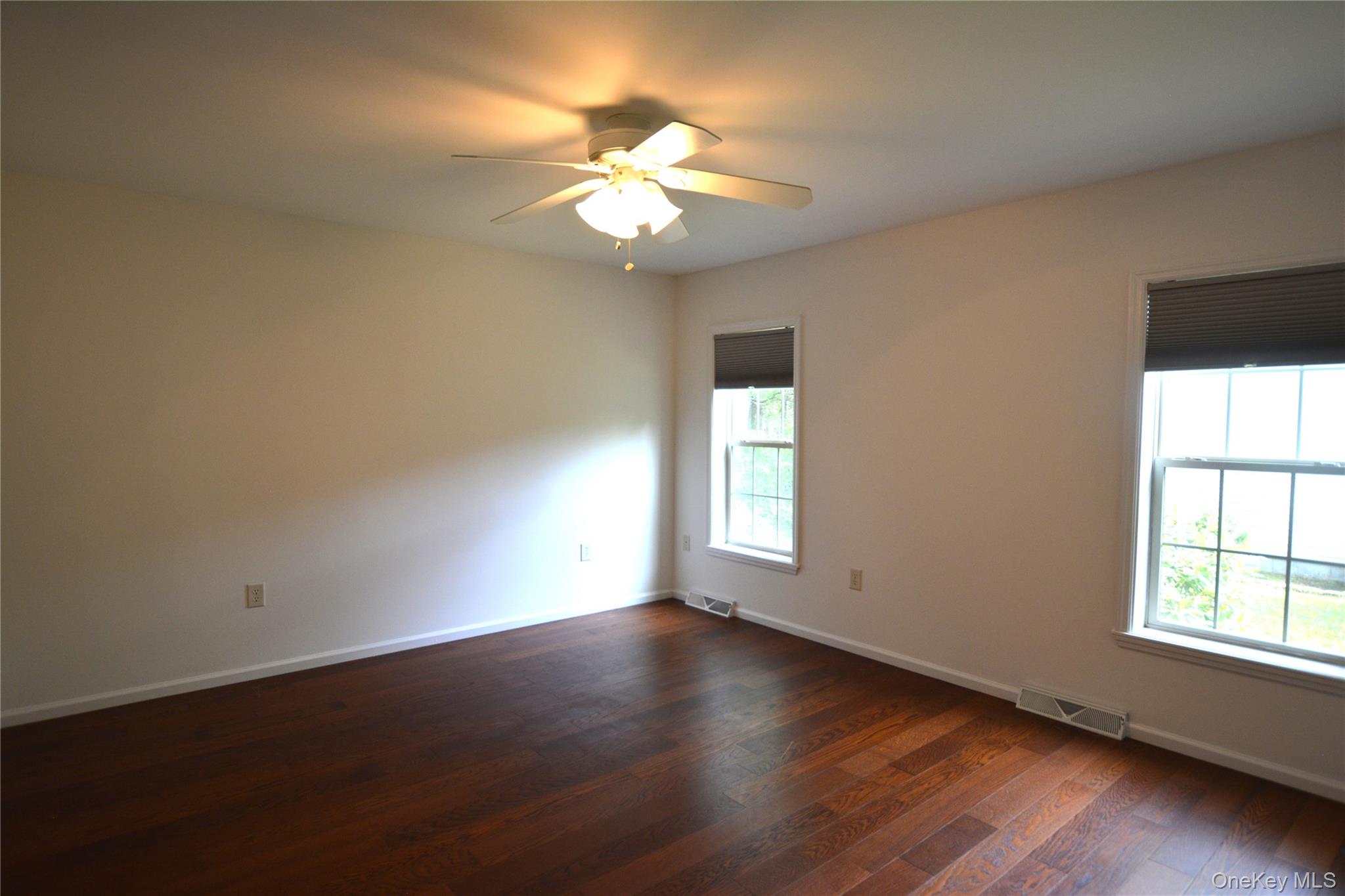 1661 Old Country Road, Unit 516 Riverhead, NY 11901 - Photo 15 of 24