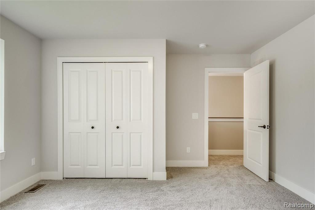 2914 Walsh Drive Rochester Hills, MI 48309 - Photo 20 of 36