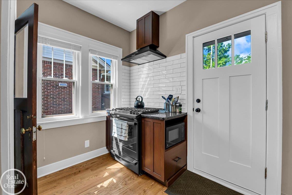 1357 Nottingham Road Grosse Pointe Park, MI 48230 - Photo 16 of 38