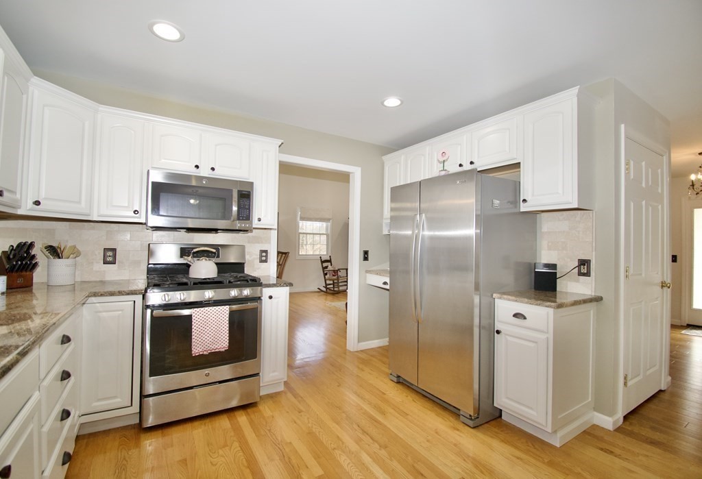 83 Pease Road East Longmeadow, MA 01028 - Photo 11 of 33 Gallery Image 11