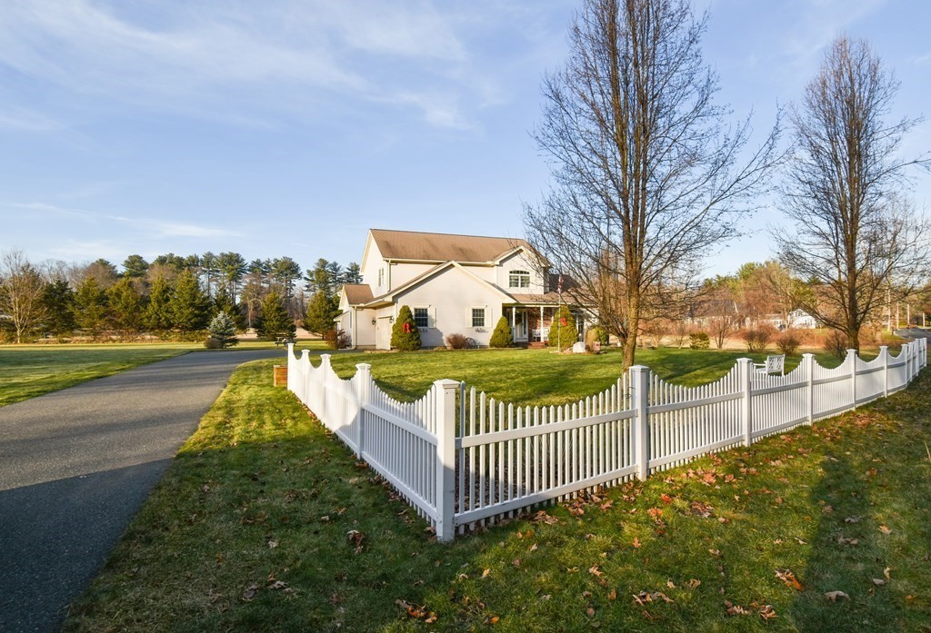 83 Pease Road East Longmeadow, MA 01028 - Photo 3 of 33 Gallery Image 3