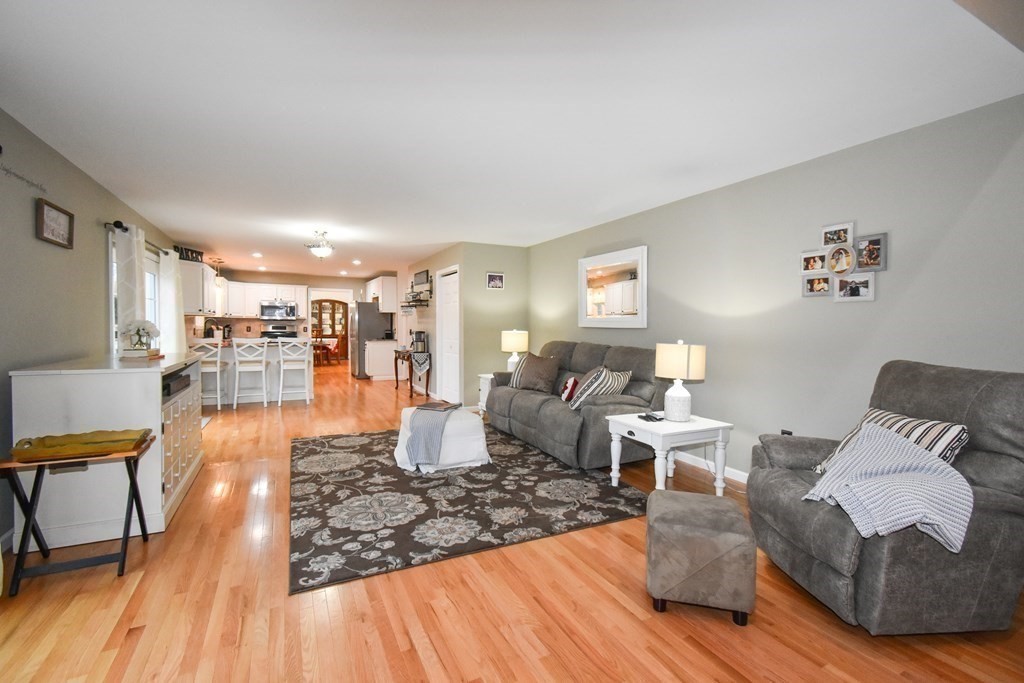 83 Pease Road East Longmeadow, MA 01028 - Photo 8 of 33 Gallery Image 8