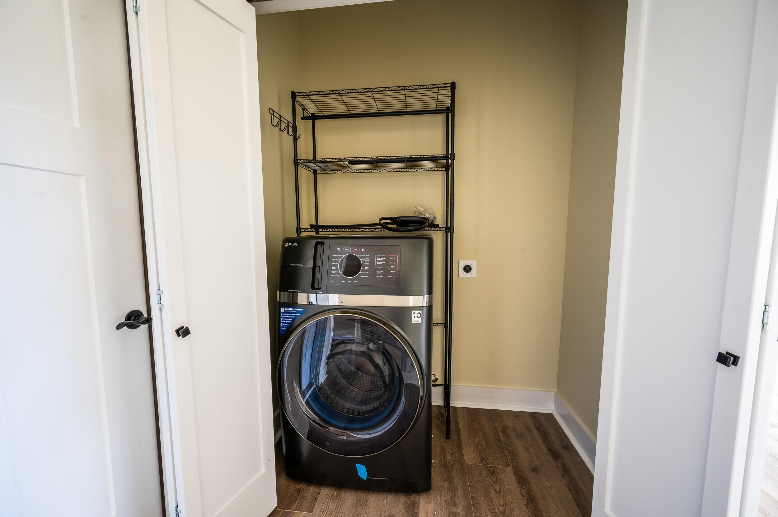 520 Raflo Place Avenue Bedford, VA 24523 - Photo 43 of 54 a utility room with washing machine