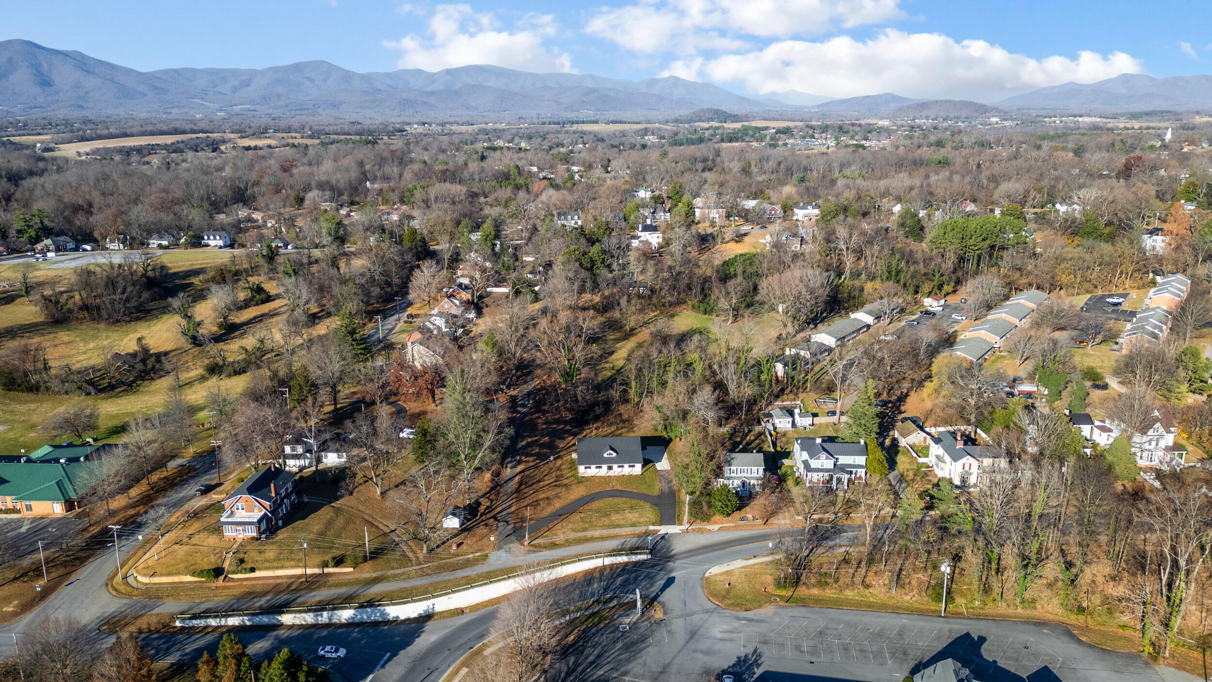 520 Raflo Place Avenue Bedford, VA 24523 - Photo 51 of 54 a view of city with mountain