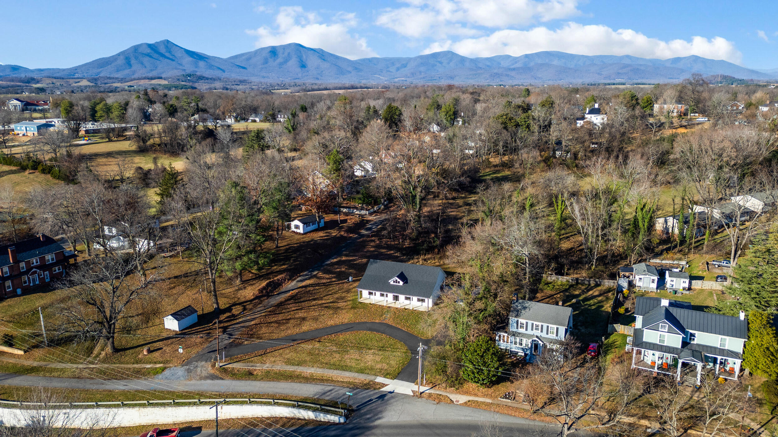 520 Raflo Place Avenue Bedford, VA 24523 - Photo 53 of 54 a view of city and mountain