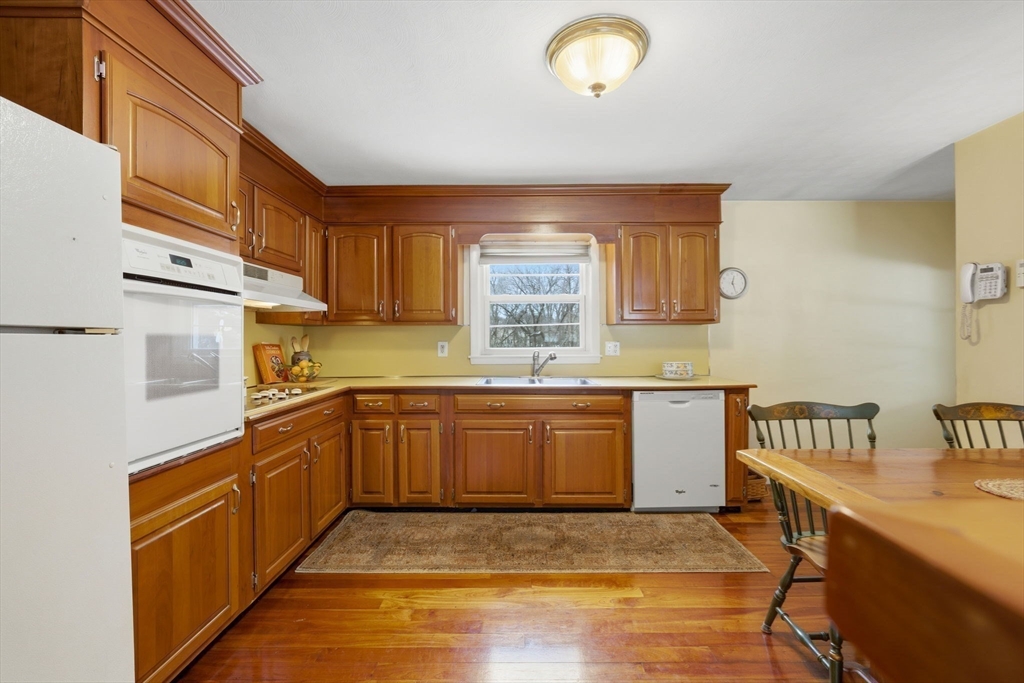 48 Shawsheen Road Bedford, MA 01730 - Photo 11 of 36