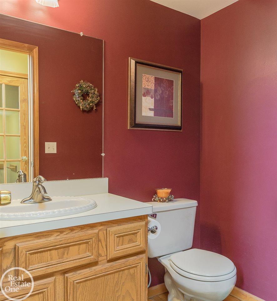 1066 Skyview Court Rochester, MI 48307 - Photo 12 of 39 31243439-11.JPG